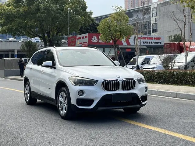 BMW BMW X1 sDrive18Li Exclusive type