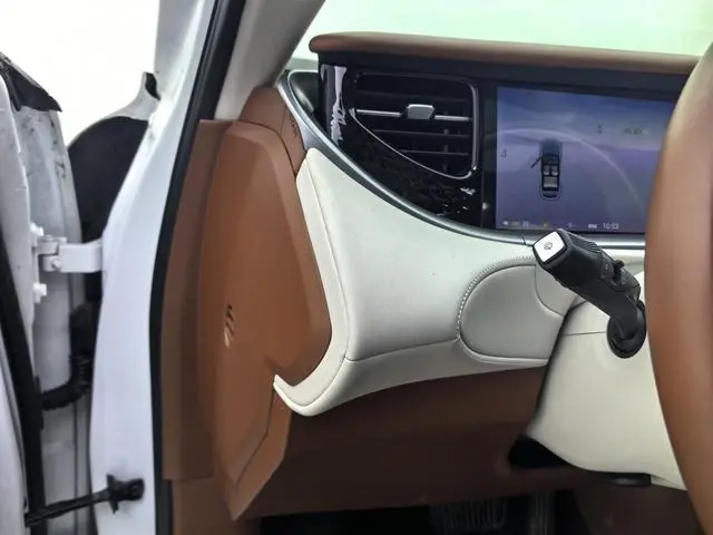 VOYAH Lan Tu FREE Ultra-long battery life smart driving version
