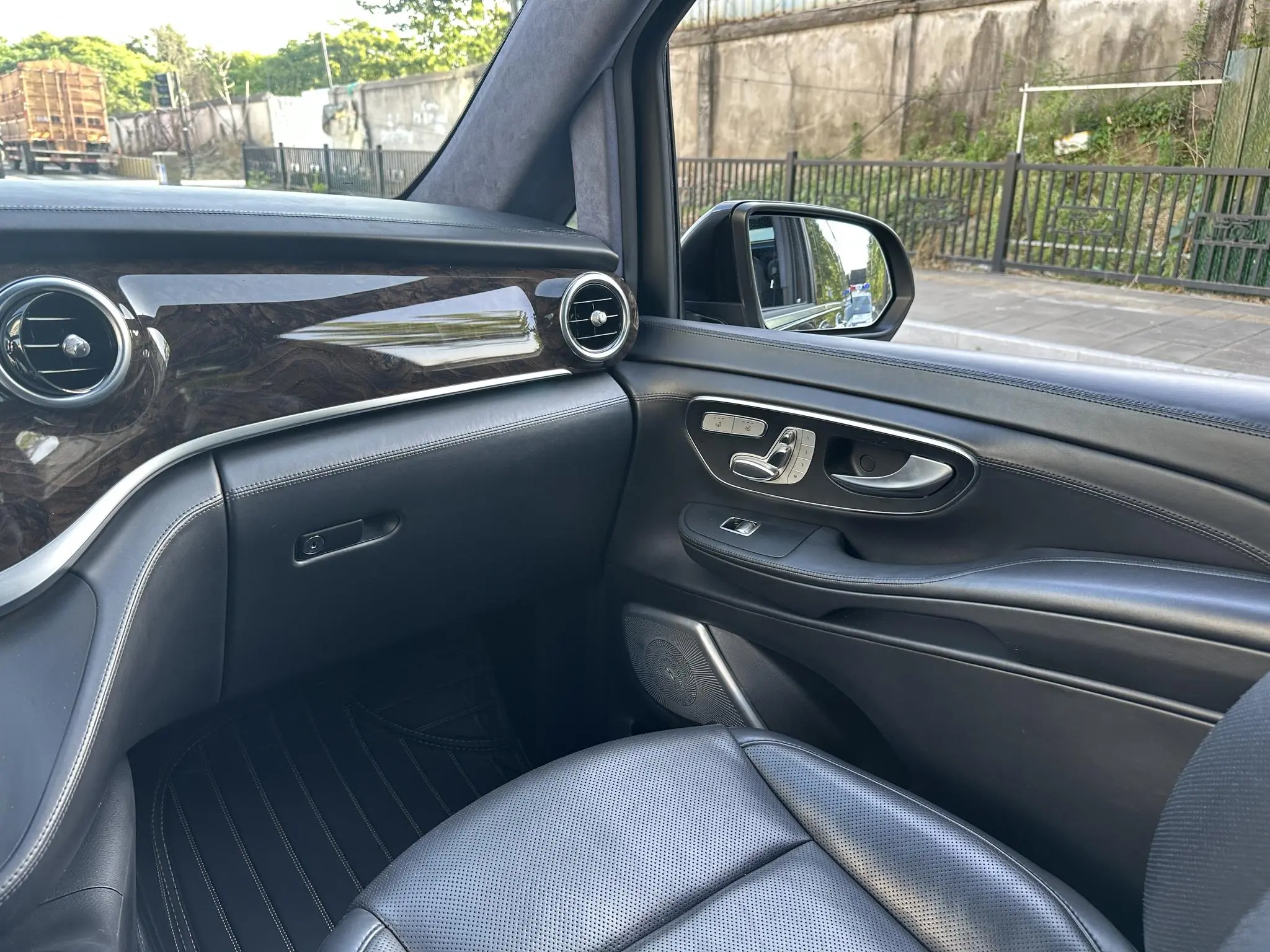 Mercedes-Benz Mercedes-Benz V-class V 260 L Premium Extended Version Country VI