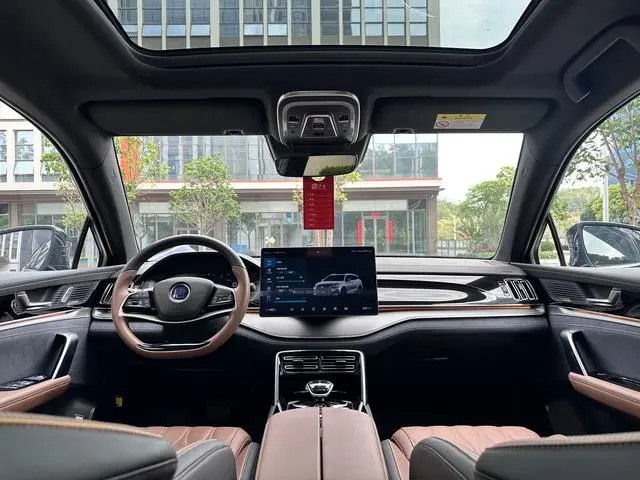 BYD Tang DM DM 2.0T four-wheel drive high-performance version of the Genesis flagship