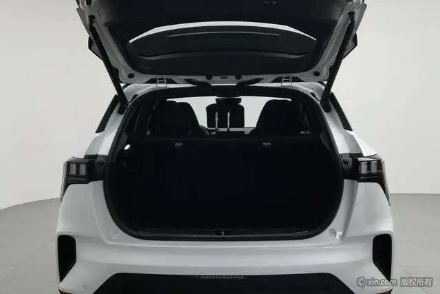 LYNK & CO Lynk 06 1.5T Jin Pro