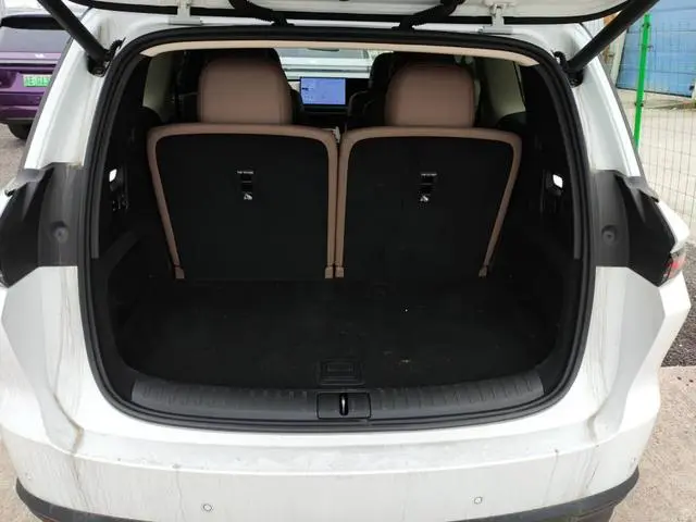 Li Auto Ideal i8 Standard edition