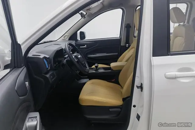 Dongfeng Fengguang Scenery E380 Standard Edition-Comfortable 7 Seats