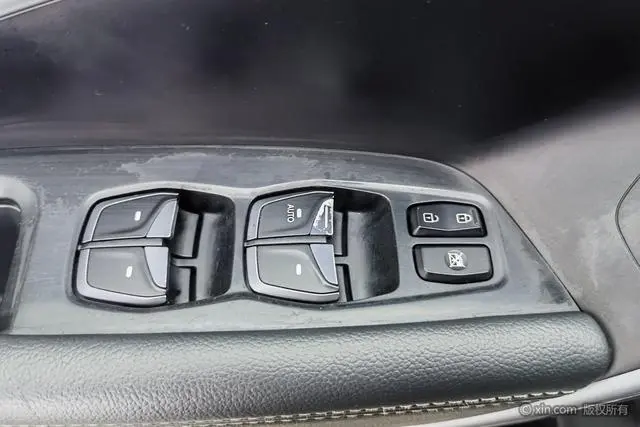 Hyundai Shengda 2.0T automatic four-wheel drive intelligent 7-seater