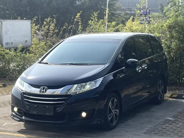 Honda Odyssey 2.4L Deluxe Edition