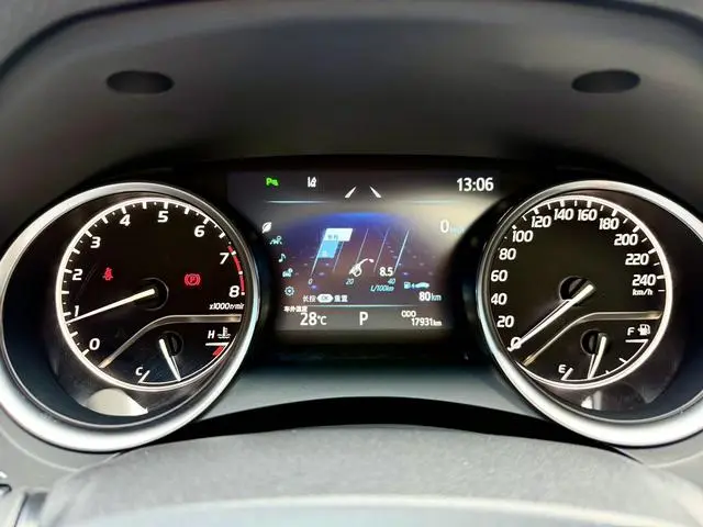 TOYOTA Camry 2.0G Deluxe Edition