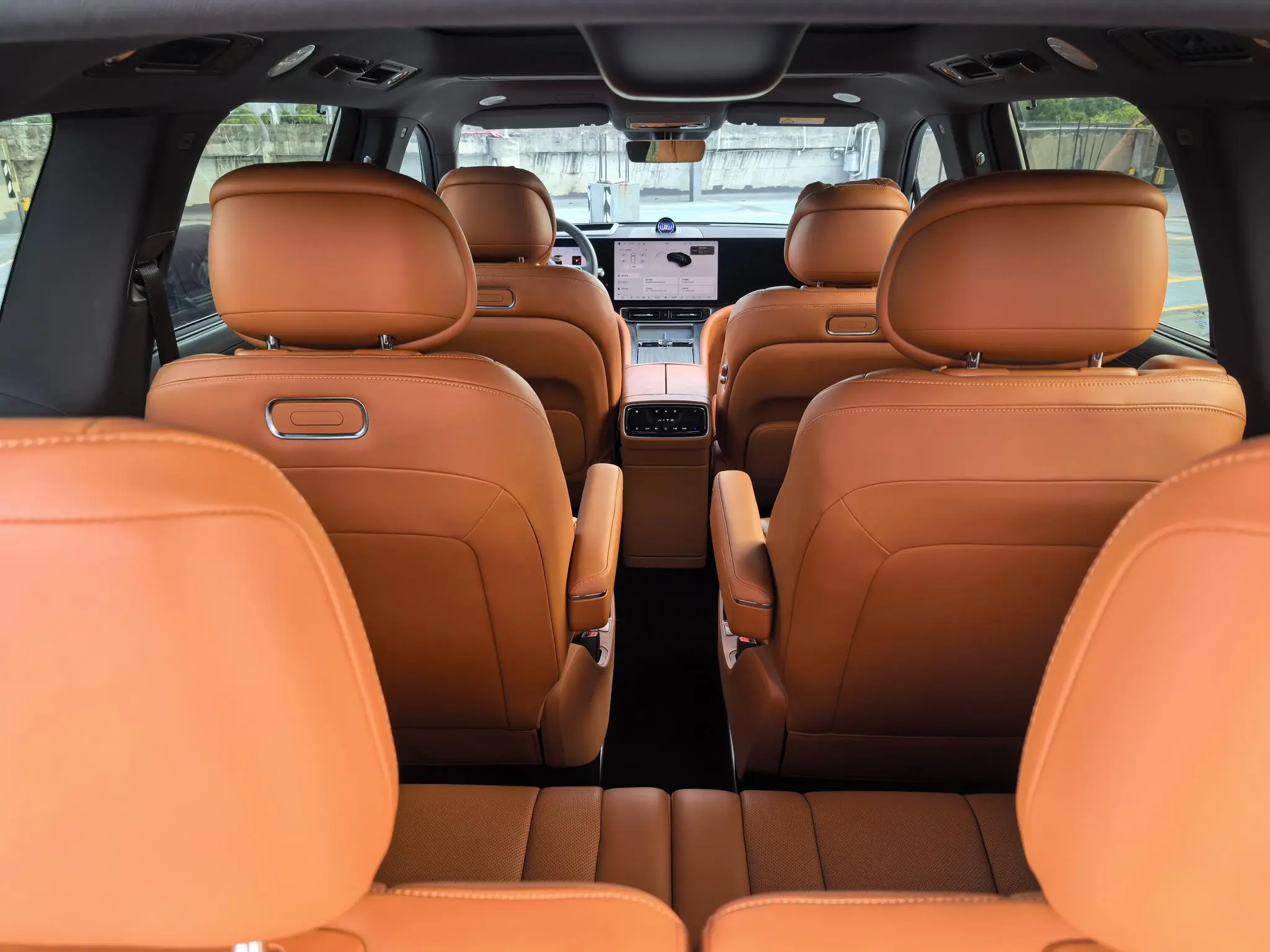 AITO Ask the world M9 Extended range Ultra six-seater version