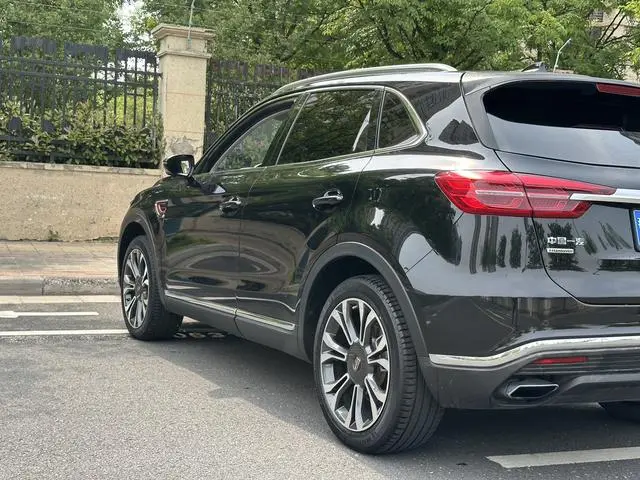 Hongqi Hongqi HS5 2.0T Zhilian Qixiang four-wheel drive version