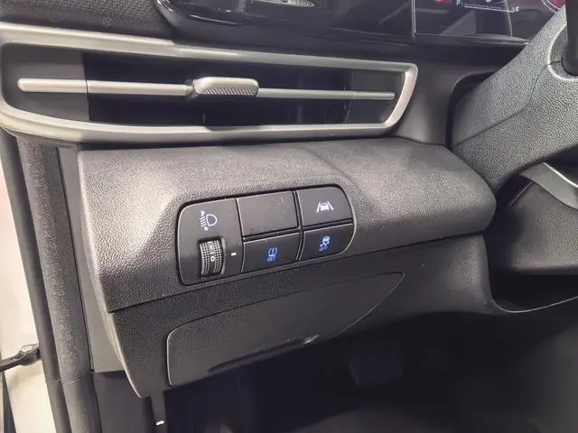 Hyundai Elantra 1.5L CVT LUX Premium Edition