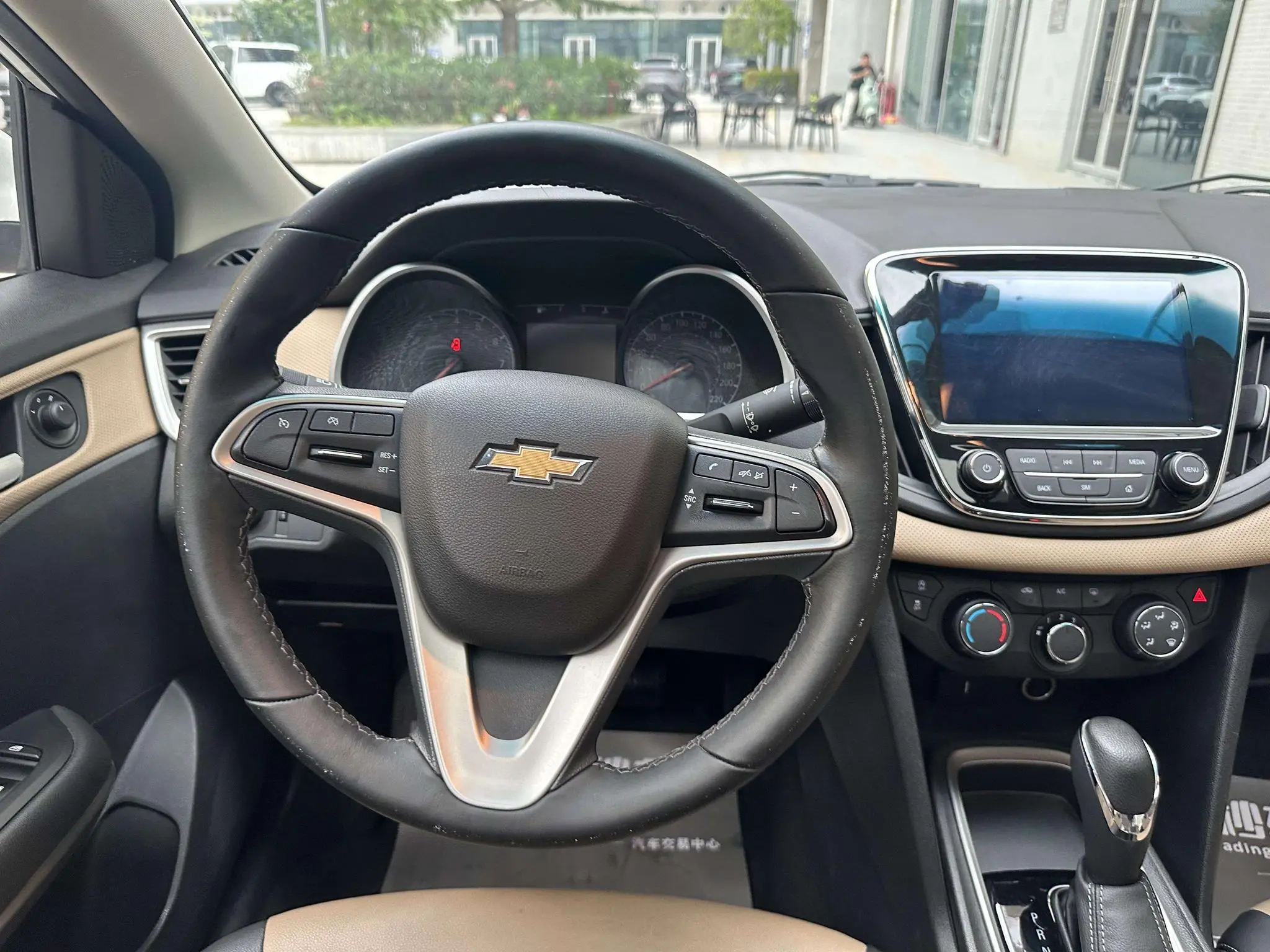 Chevrolet Cruze 320 automatic Enjoy Skylight version