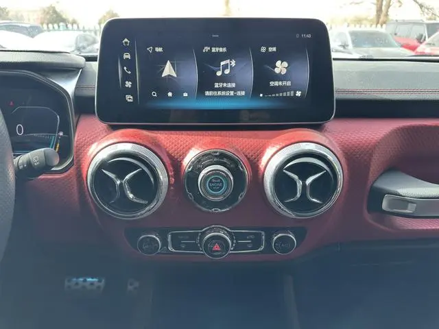 Beijing Beijing off-road BJ40 2.0D automatic four-wheel drive Blade Hero Glory Edition