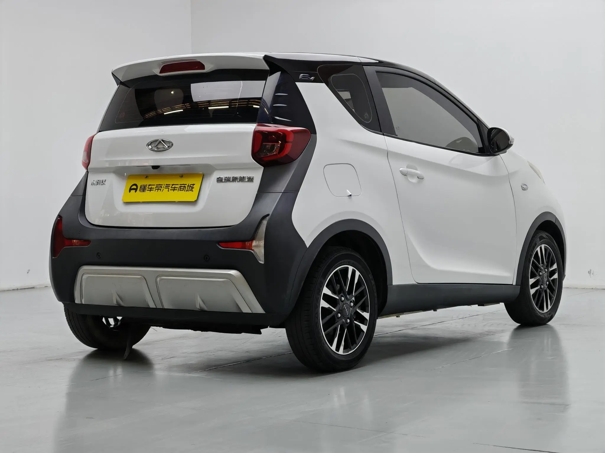 Chery Fulwin Little ant Sweet powder semi-sugar version lithium iron phosphate 30.7 kWh 30kW 301km
