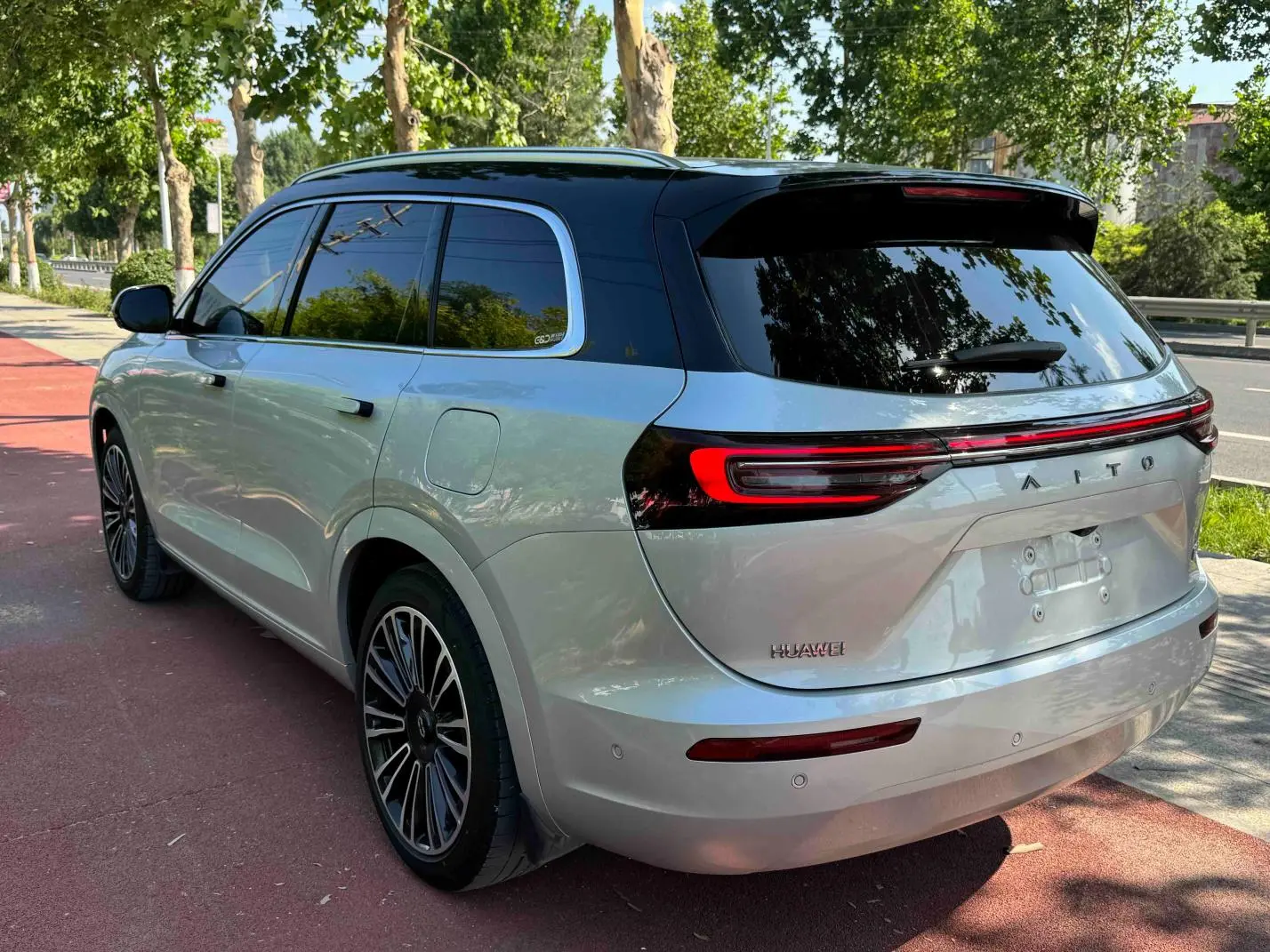 AITO Ask the world M7 Plus five-seater rear drive version