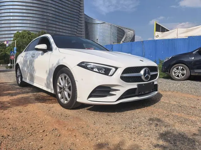 Mercedes-Benz Mercedes-Benz A-class Facelift A 200 L sports sedan fashion type