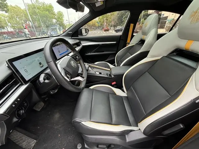 MG MG5 Scorpio 1.5T Deluxe Edition