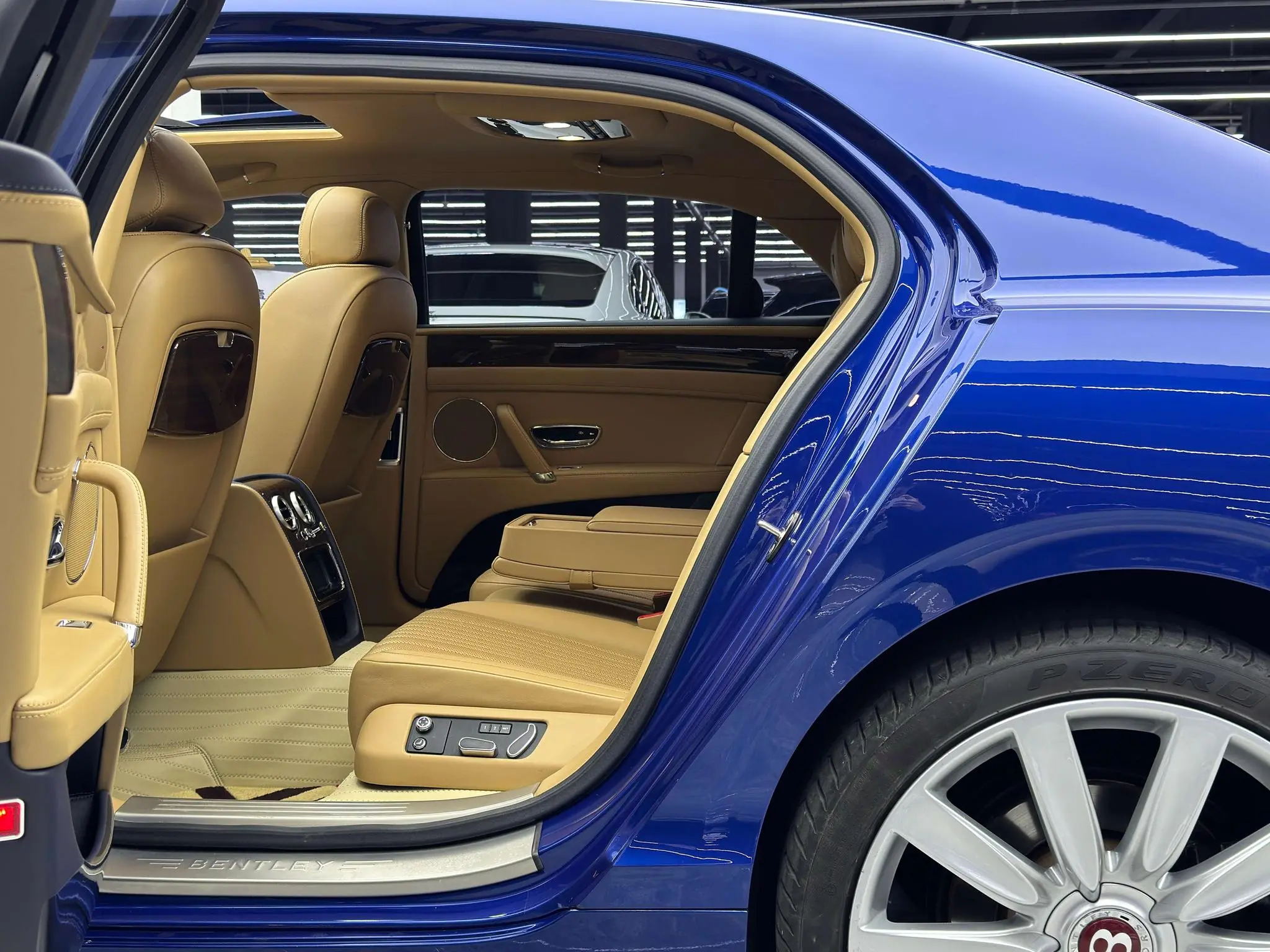 Bentley Flying 4.0T V8 Standard Edition
