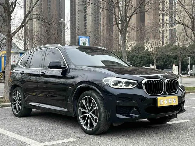 BMW BMW X3 xDrive28i M sports suit