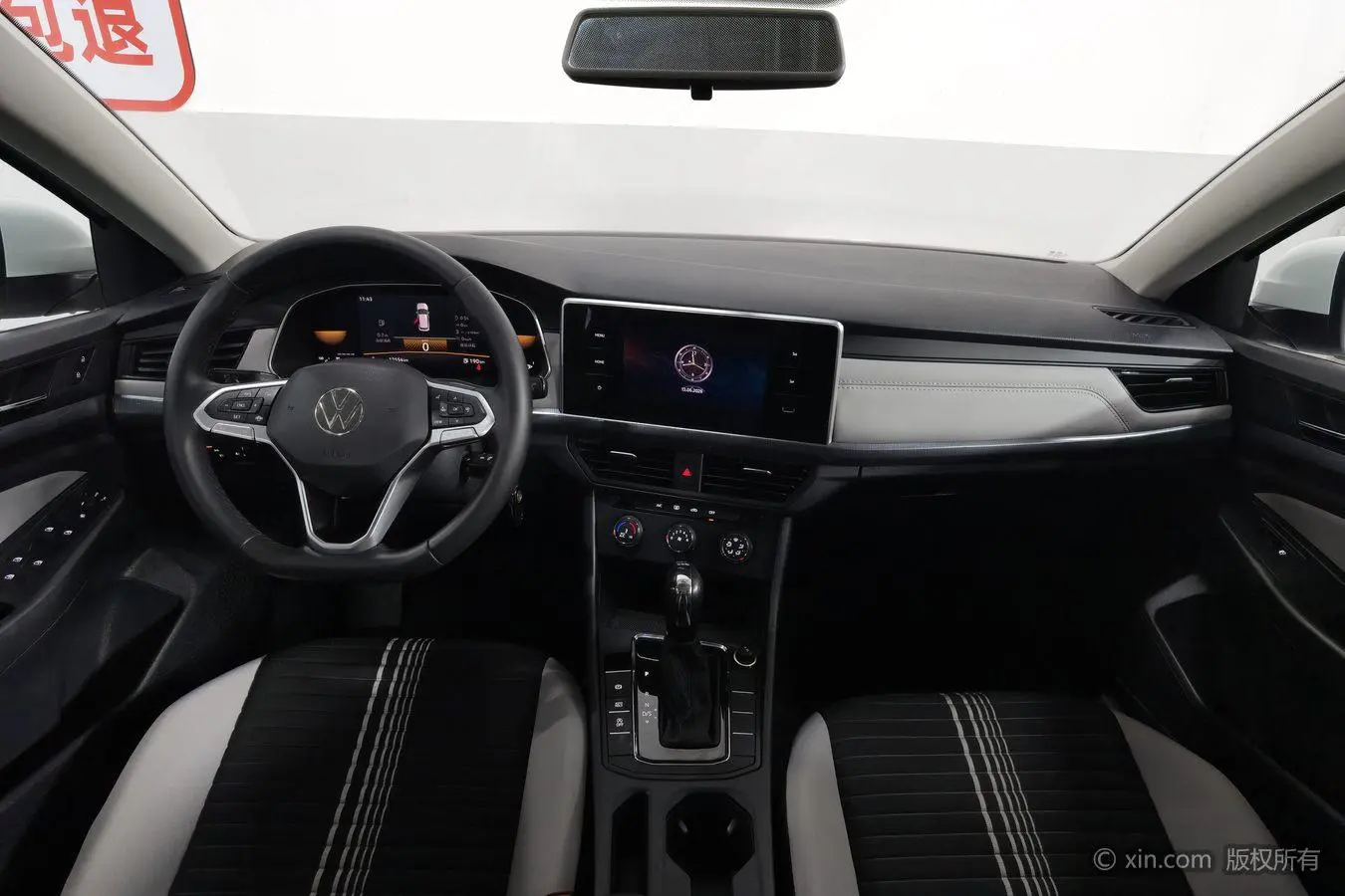 Volkswagen Bora 200TSI DSG Smooth Version
