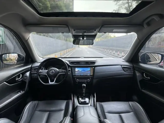 Nissan Qijun 2.5 L XL ITS CVT 4WD Luxury Pilot Edition