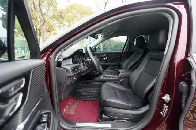 Lincoln Adventurer 2.0T two-wheel drive Zunyue Edition