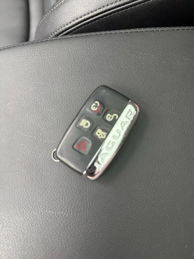 Jaguar Jaguar XFL 2.0T P200 two-wheel drive Fenghua version