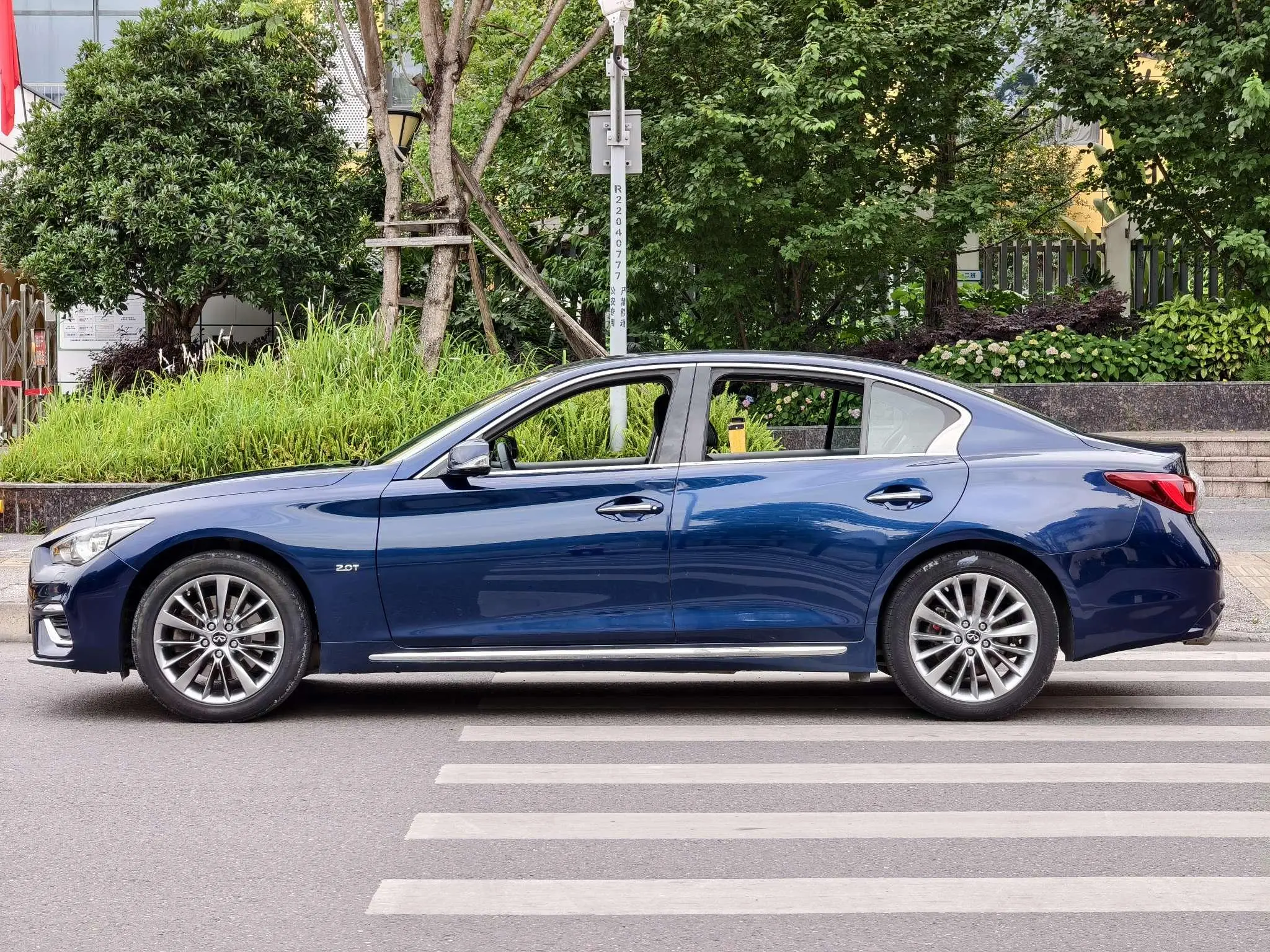 Infiniti Infiniti Q50L 2.0T Premium Version Country VI