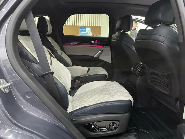 BYD Tang DM DM-p 215KM four-wheel drive flagship type