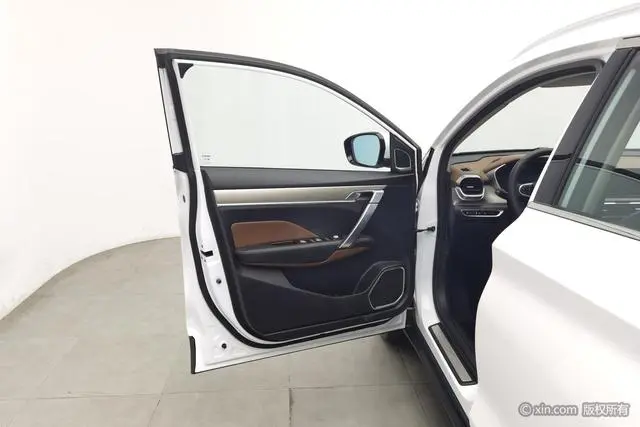 Geely Binyue 260T DCT Ranger Country V