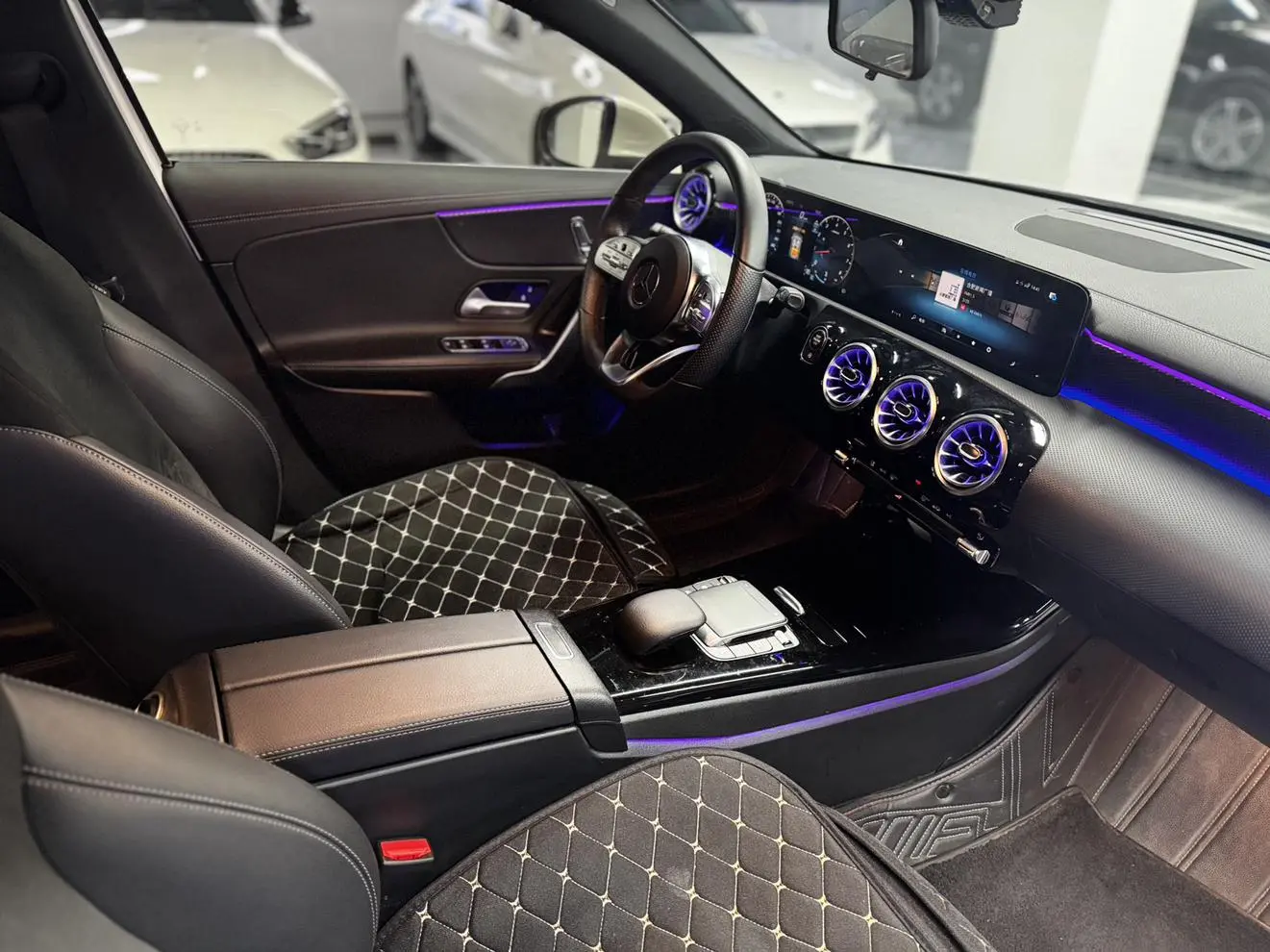 Mercedes-Benz Mercedes-Benz A-class A 200 L sports sedan fashion Version