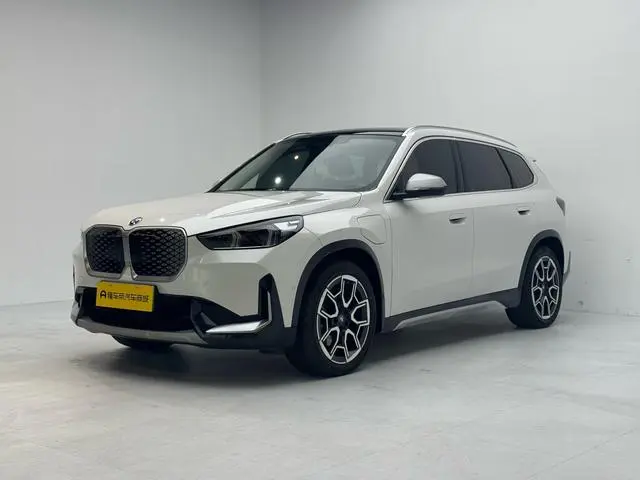 BMW BMW iX1 xDrive30L X design set