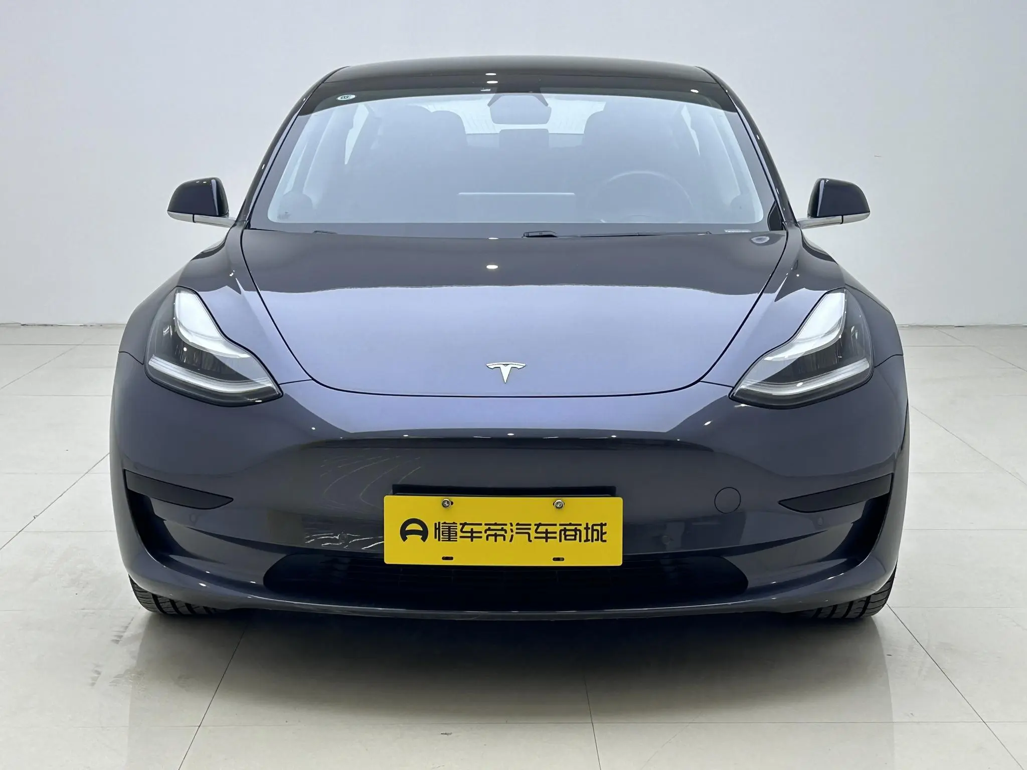 Tesla Model 3 Upgraded version of standard battery life rear drive