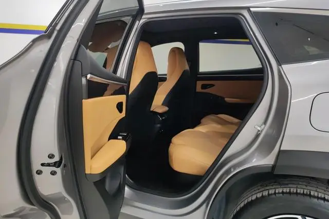 Geely Galaxy Galaxy L7 1.5T DHT 115km MAX