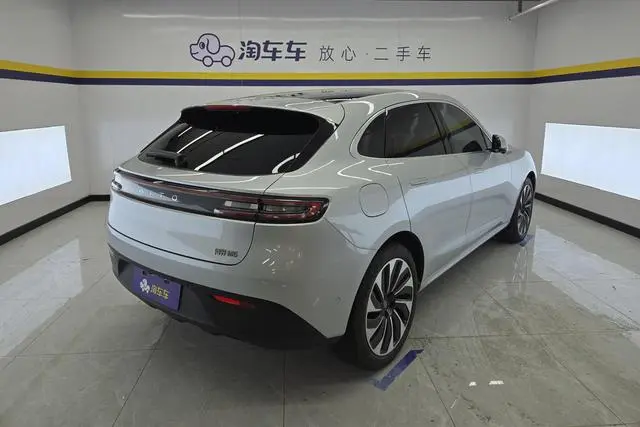 AITO Ask the world M5 Extended range four-wheel drive performance version