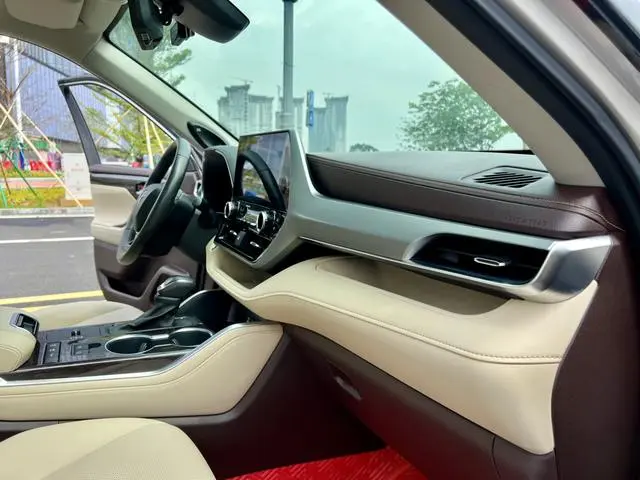 TOYOTA Highlander Dual-engine 2.5L four-wheel drive Extreme edition 7-seater