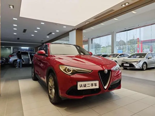 Alfa Romeo Stelvio 2.0T 200HP Elite Edition