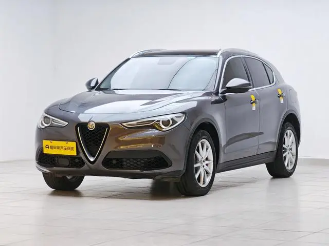 Alfa Romeo Stelvio 2.0T 280HP Deluxe Edition