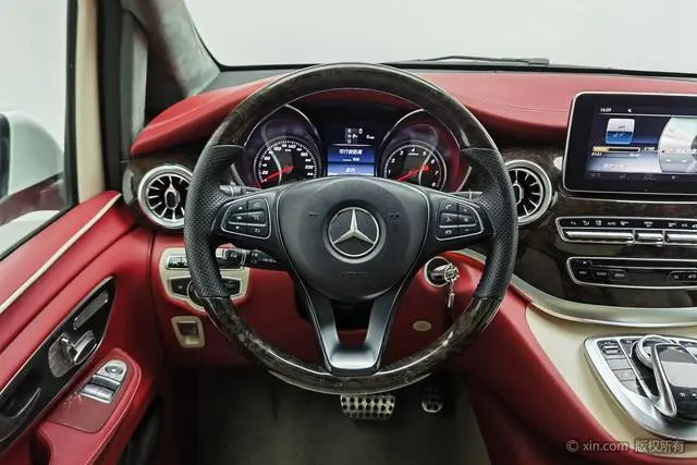 Mercedes-Benz Mercedes-Benz V-class V 260 L Premium Extended Version