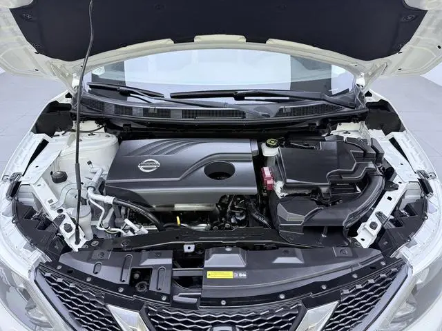 Nissan Qashqai 2.0L CVT Deluxe Edition Country V