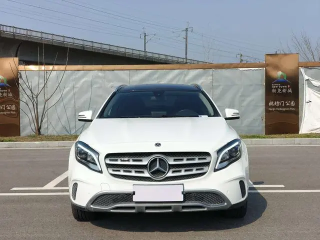 Mercedes-Benz Mercedes-Benz GLA GLA 200 fashion type