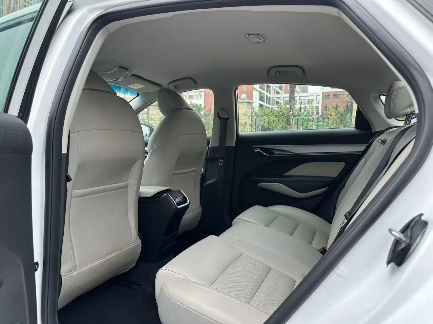 Geely Binrui 14T CVT colorful version