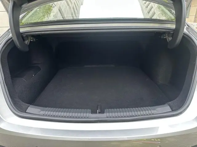 Roewe Roewe D7 DMH 125 Ultimate Edition