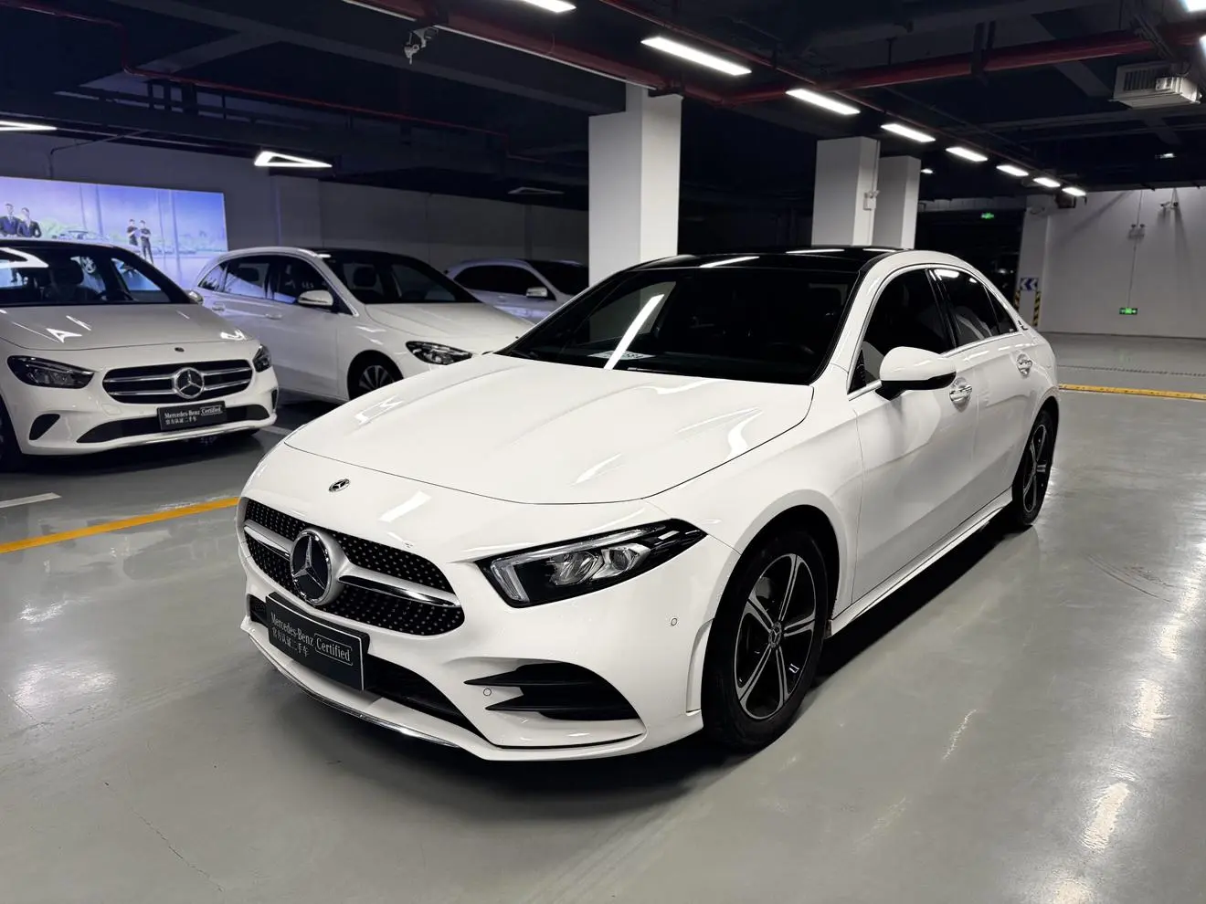 Mercedes-Benz Mercedes-Benz A-class Second facelift A 200 L sports sedan fashion version