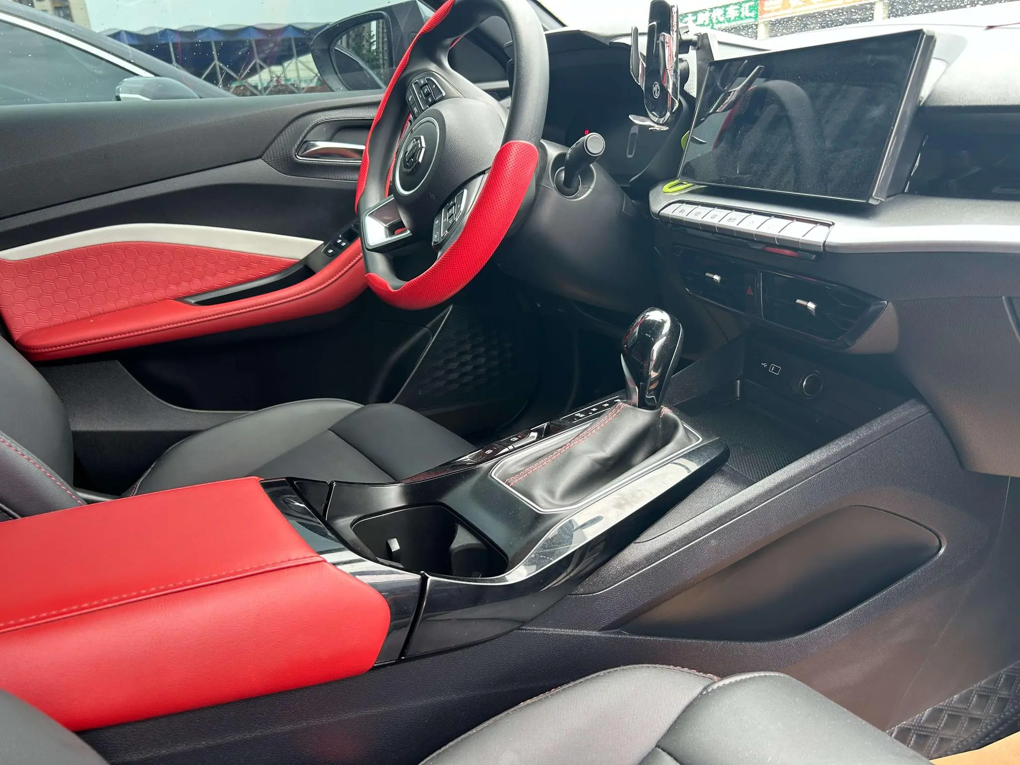 MG MG5 180DVVT CVT Youth Deluxe Edition