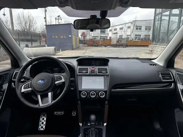 Subaru FORESTER Forester 2.5i Premium Navigation Version