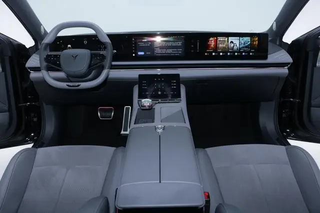 VOYAH Lantu chasing light PHEV Ultra-long battery life, four-wheel drive ultimate edition