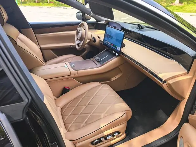 Stelato Enjoy the world S9 Extended range rear drive Ultra