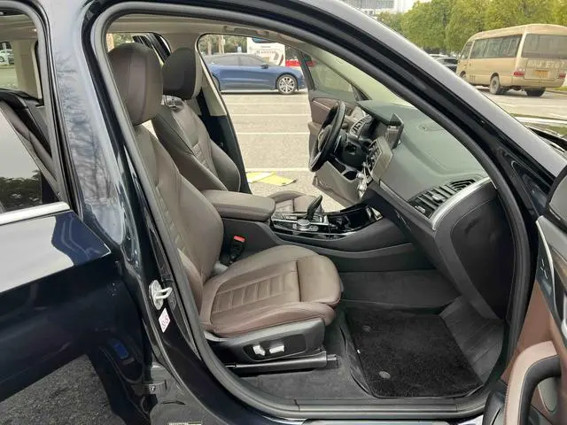 BMW BMW X3 xDrive28i M sports suit