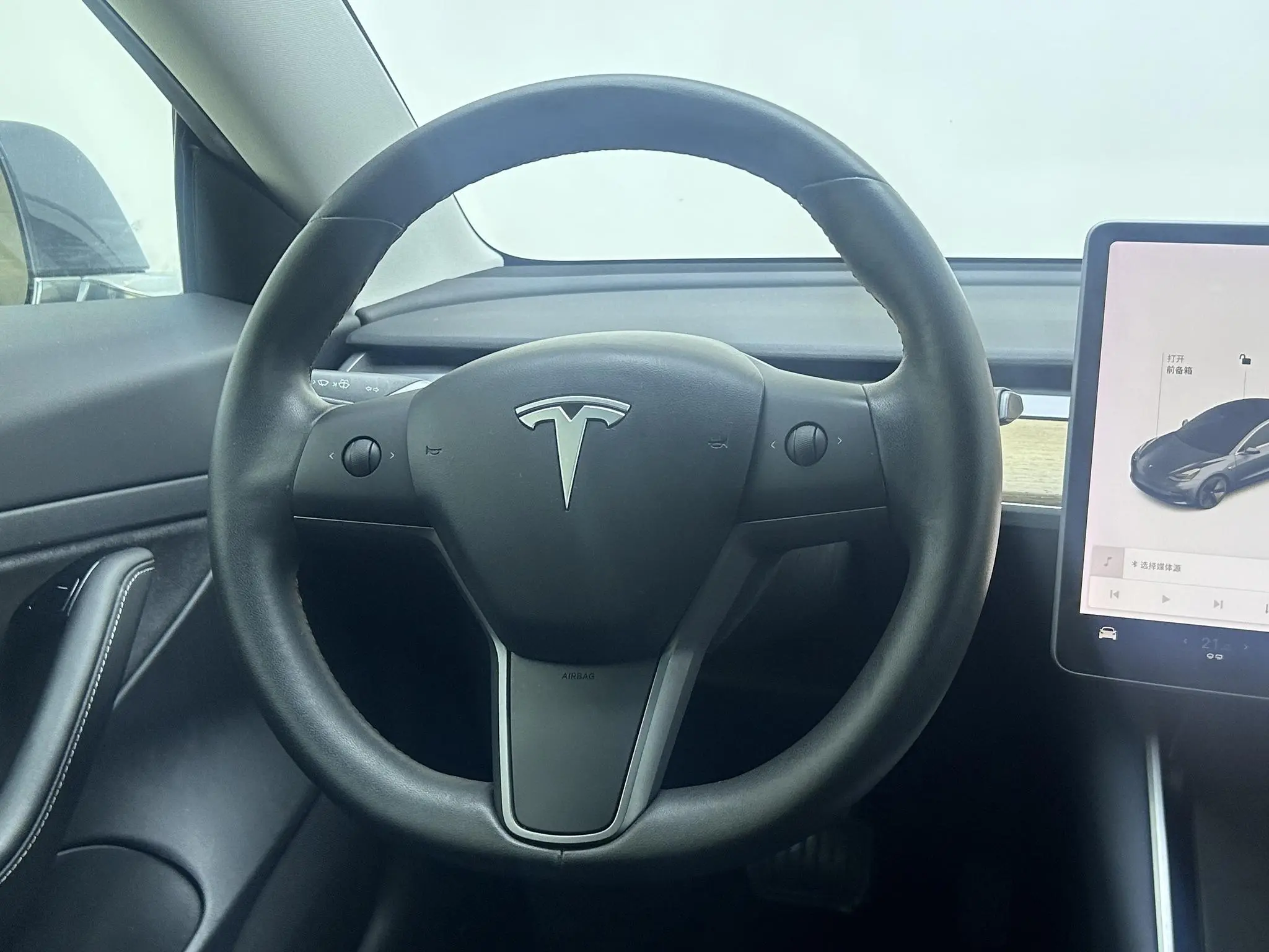 Tesla Model 3 Upgraded version of standard battery life rear drive