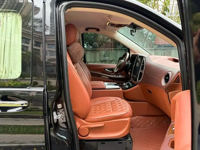 Mercedes-Benz Vito 2.0T Business Edition 7 Seats
