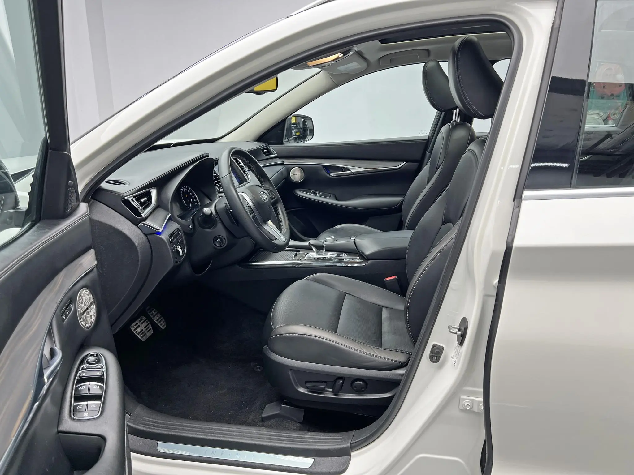 Infiniti Infiniti QX50 2.0T four-wheel drive smart version